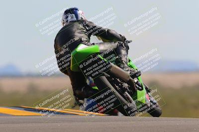 media/Oct-09-2022-SoCal Trackdays (Sun) [[95640aeeb6]]/Turn 9 Backside (120pm)/